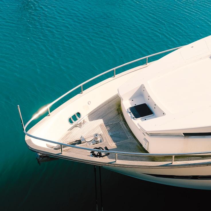 Elegant sea dining experience